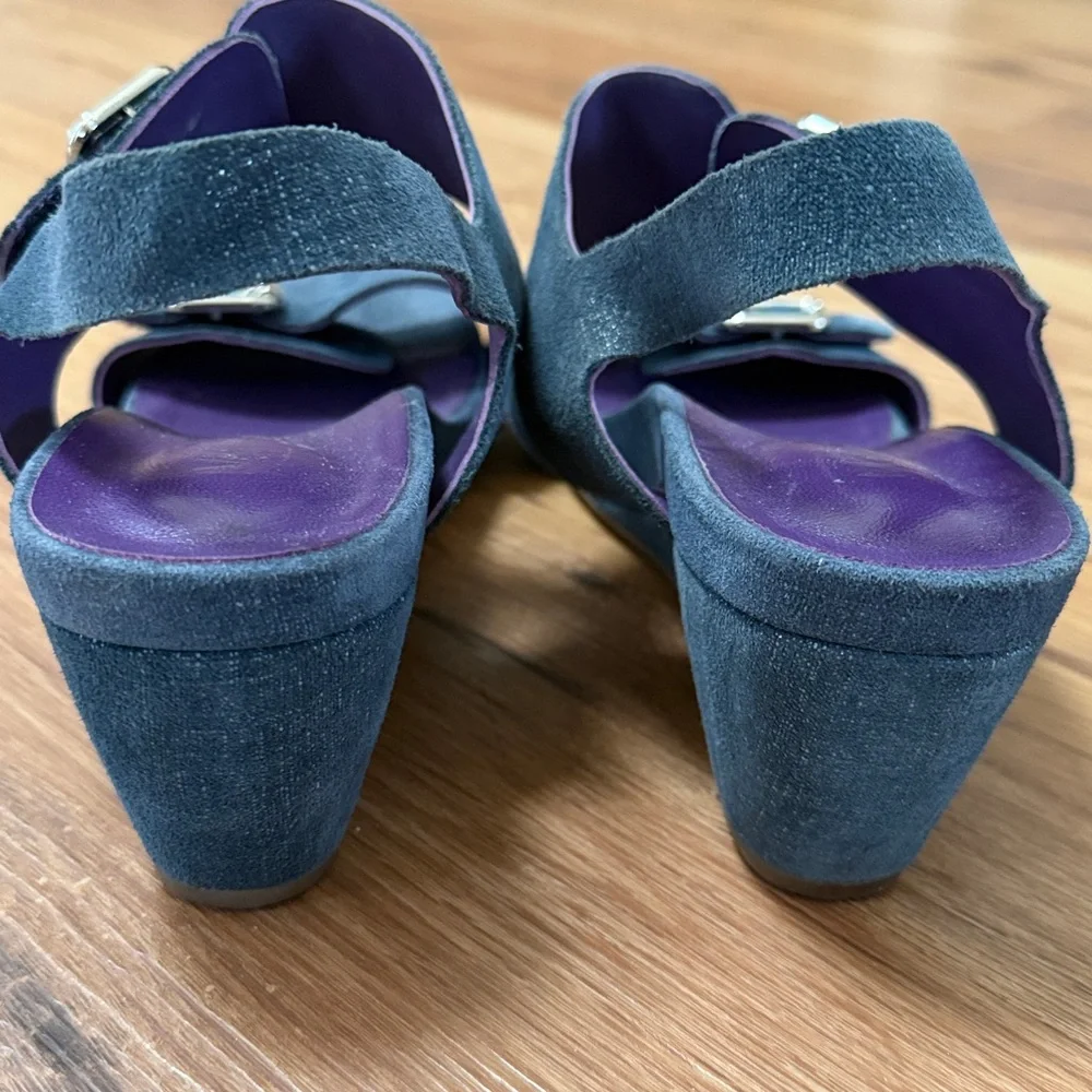 Vaneli navy glitter strappy wedge sandals, size 8